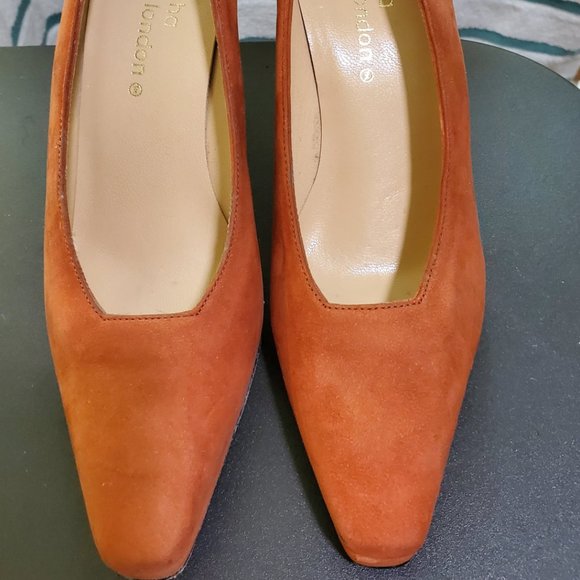 SACHA LONDON Cinnamon Color Suede Heel Pump Shoe SIZE 5B - Picture 1 of 6